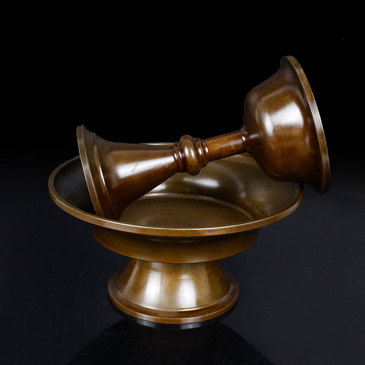 Klassischer Serkyem-Beschützer-Opferbecher aus oxidiertem Kupfer