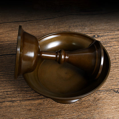 Klassischer Serkyem-Beschützer-Opferbecher aus oxidiertem Kupfer