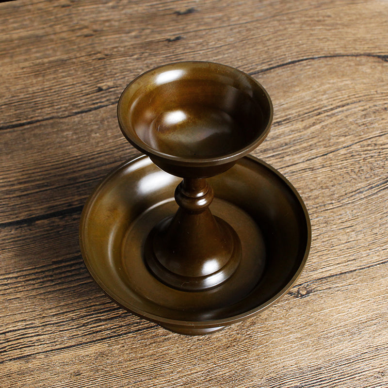 Klassischer Serkyem-Beschützer-Opferbecher aus oxidiertem Kupfer