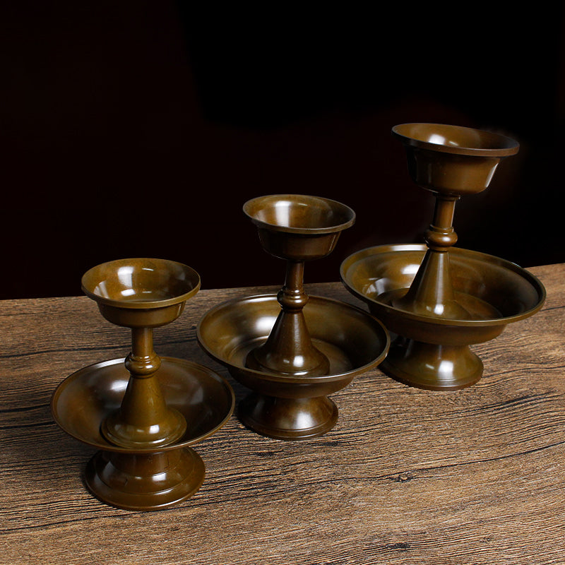 Klassischer Serkyem-Beschützer-Opferbecher aus oxidiertem Kupfer