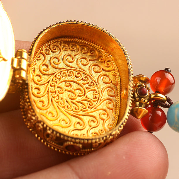 Colgante Gau de forma ovalada Mani Mantra