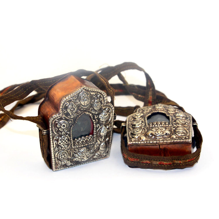 Vintage Eight Auspicious Classic Tibetan Gau Amulet