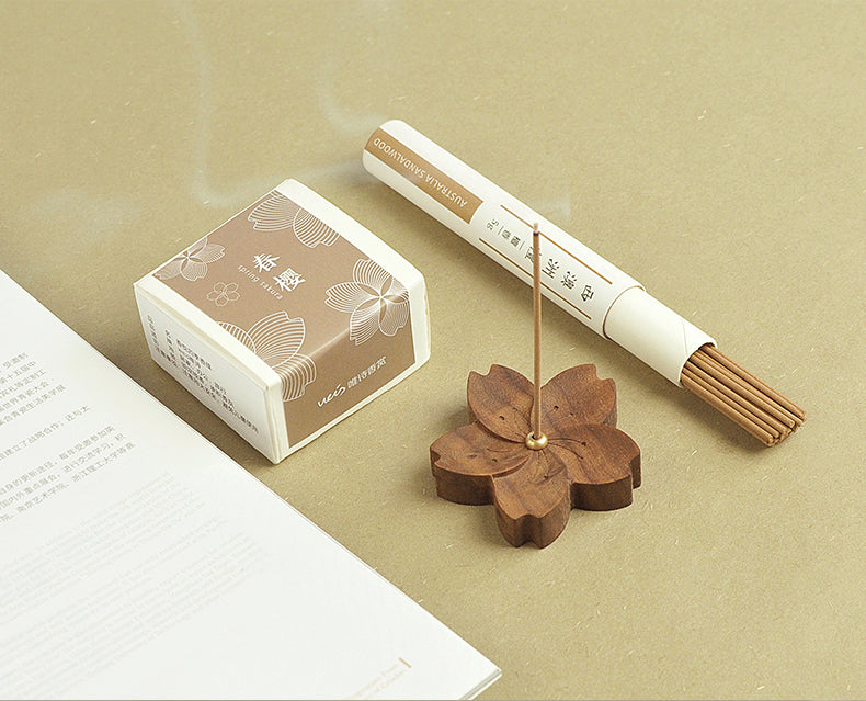 Räucherstäbchenhalter in Blumenform für vier Jahreszeiten