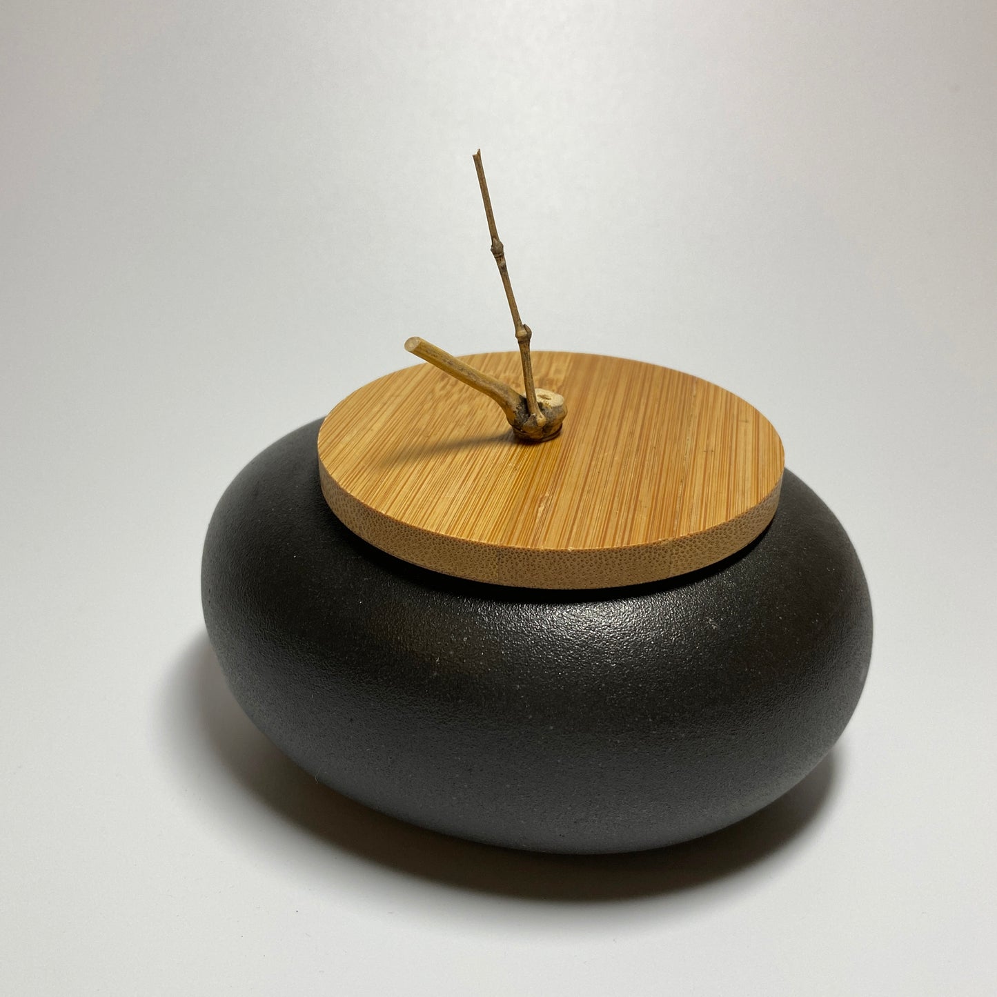 Bote de té Wabi Sabi de cerámica Pebble Ball