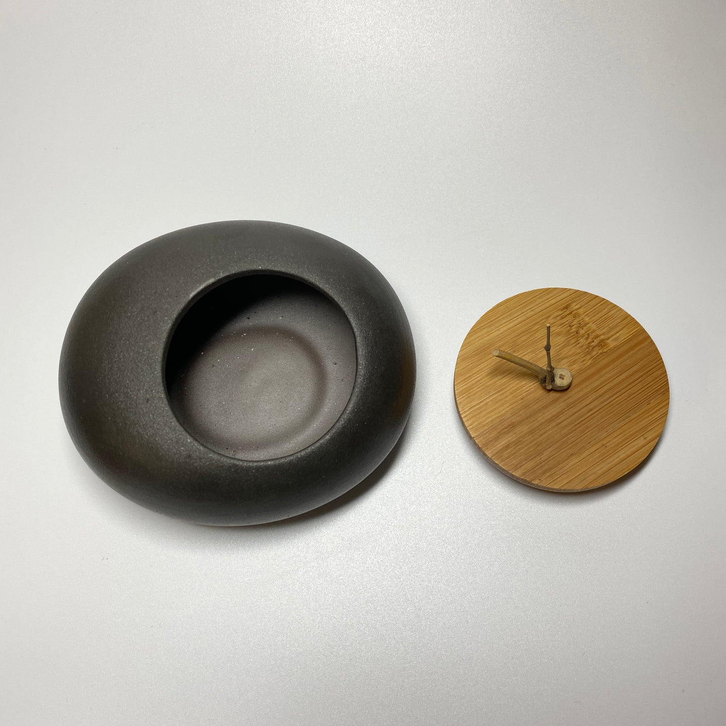 Bote de té Wabi Sabi de cerámica Pebble Ball