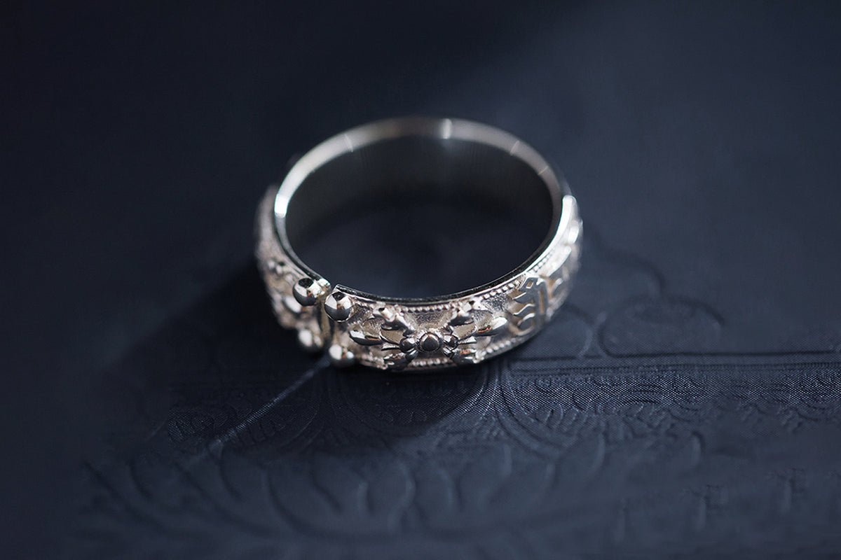 Guru Rinpoche Padmasambhava Mantra Ring – Youthful Moon